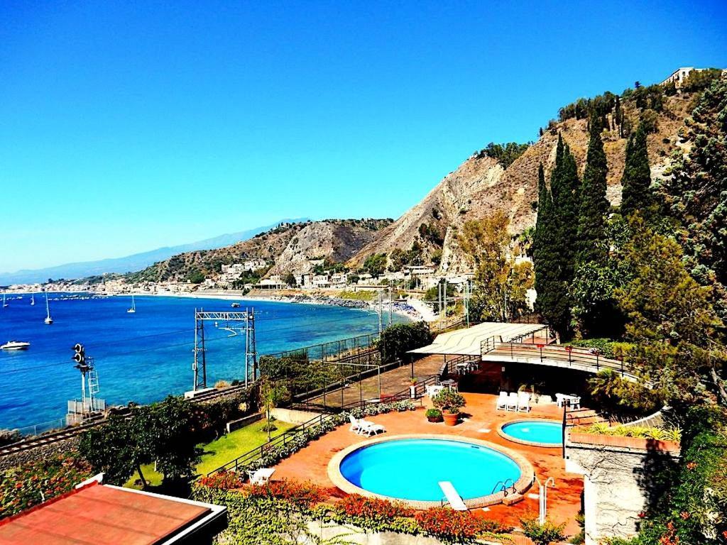 Beach Apartment Таормина Екстериор снимка